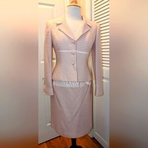 Liz Claiborne Pink and White Tweed Suit - Size 4P